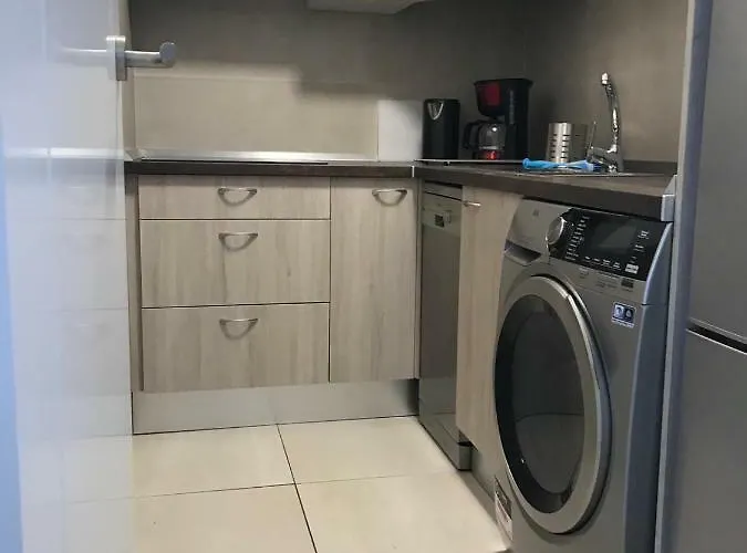 Estudio Nuevo Con Bano, Cocina Y Gran Terraza Apartment